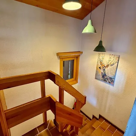 94 Charming 10 Pax *