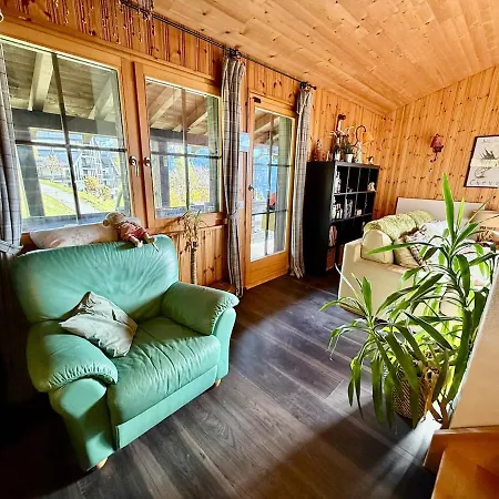 94 Charming 10 Pax *