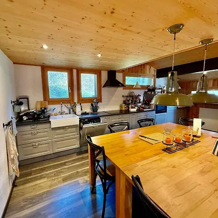 94 Charming 10 Pax Chalet *