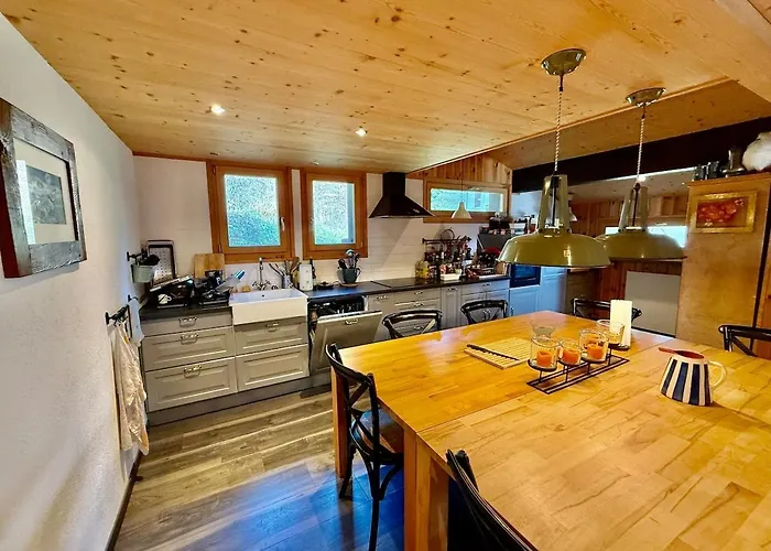 94 Charming 10 Pax Chalet *