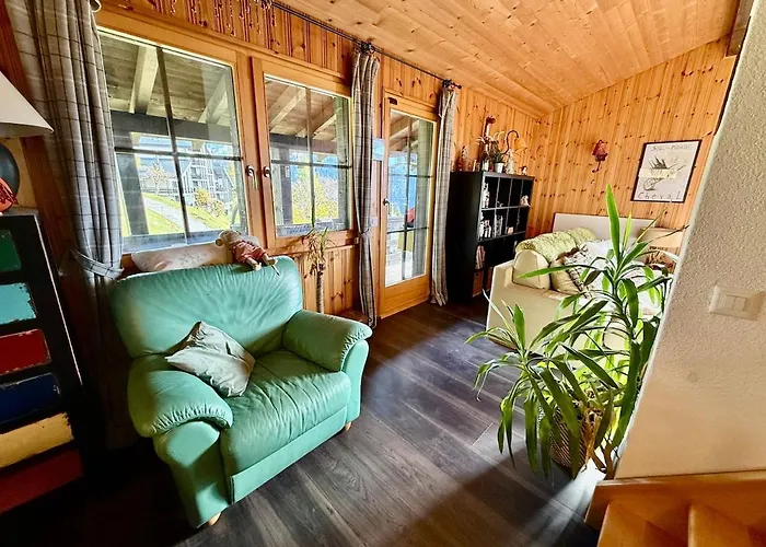 94 Charming 10 Pax *